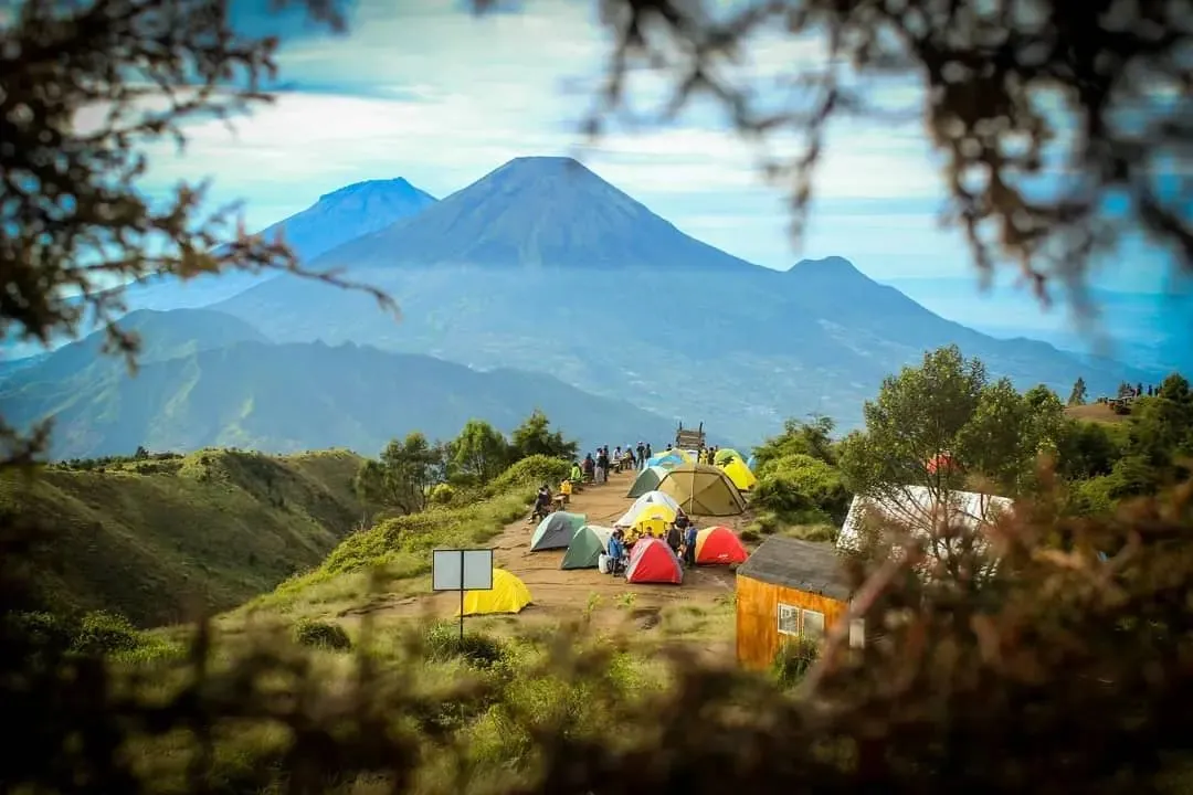 jalur-pendakian-ditutup.webp